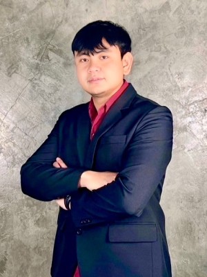 นายพงศกร ทวีทรัพย์