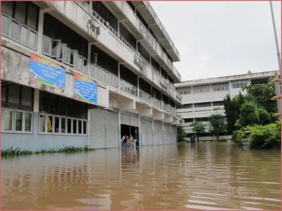 สถานการณ์น้ำท่วมช่างยนต์ 2554