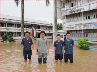 สถานการณ์น้ำท่วมช่างยนต์ 2554