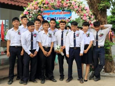 60-รับประกาศนียบัตร 2560(2)