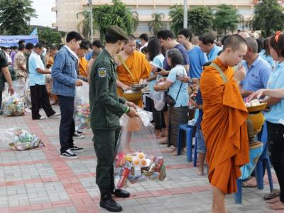 58-พิธีทำบุญตักบาตรวันแม่