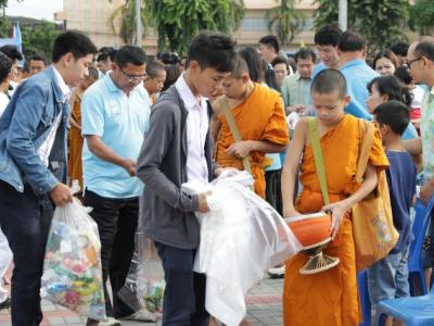 58-พิธีทำบุญตักบาตรวันแม่