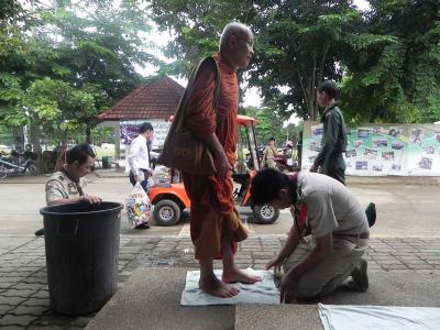 58-ทำบุญตักบาตรวันคล้ายวันสถาปนาวิทยาลัย 1