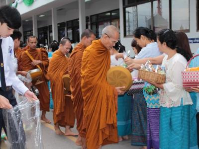 58-ทำบุญตักบาตรวันคล้ายวันสถาปนาวิทยาลัย 2