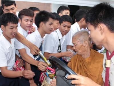 58-ทำบุญตักบาตรวันคล้ายวันสถาปนาวิทยาลัย 2