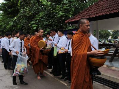 58-ทำบุญตักบาตรวันคล้ายวันสถาปนาวิทยาลัย 2