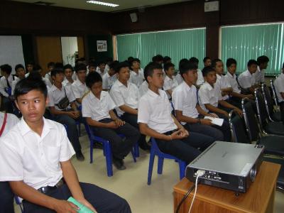 นักเรียน ปวช.1 ศึกษาดูงานโรงไฟฟ้าภูเขียว (3)