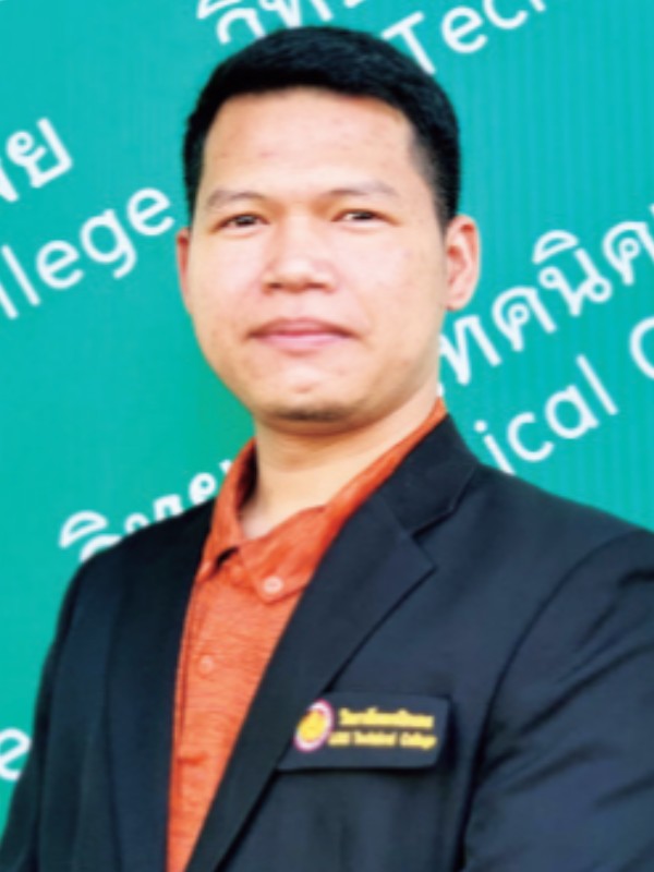 นายกฤษดา ณัฐธนสกุล
