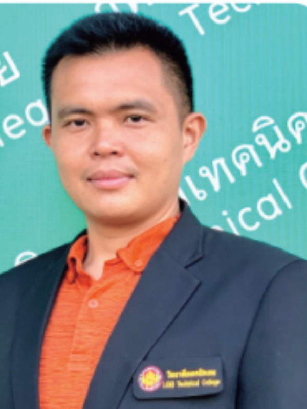 นายพีรพงษ์ อ้วนศิริ