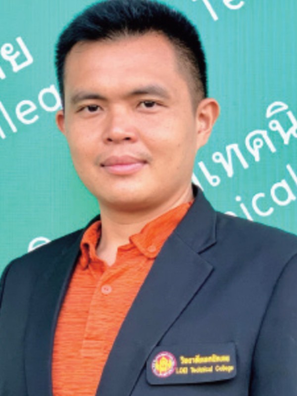 นายพีรพงษ์ อ้วนศิริ
