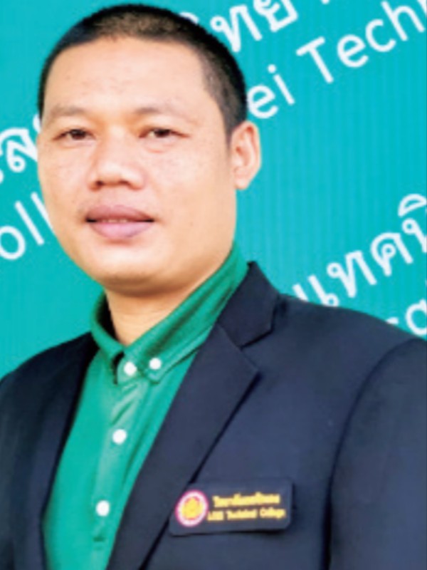 นายสุรชัย จันทนา