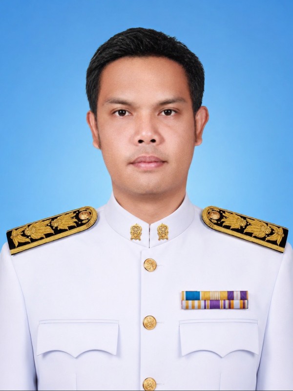 นายชรินวิชญ์ แสงนาค